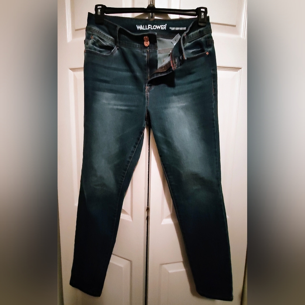 👖Wallflower Skinny Flirty Curvy High-rise Jeans